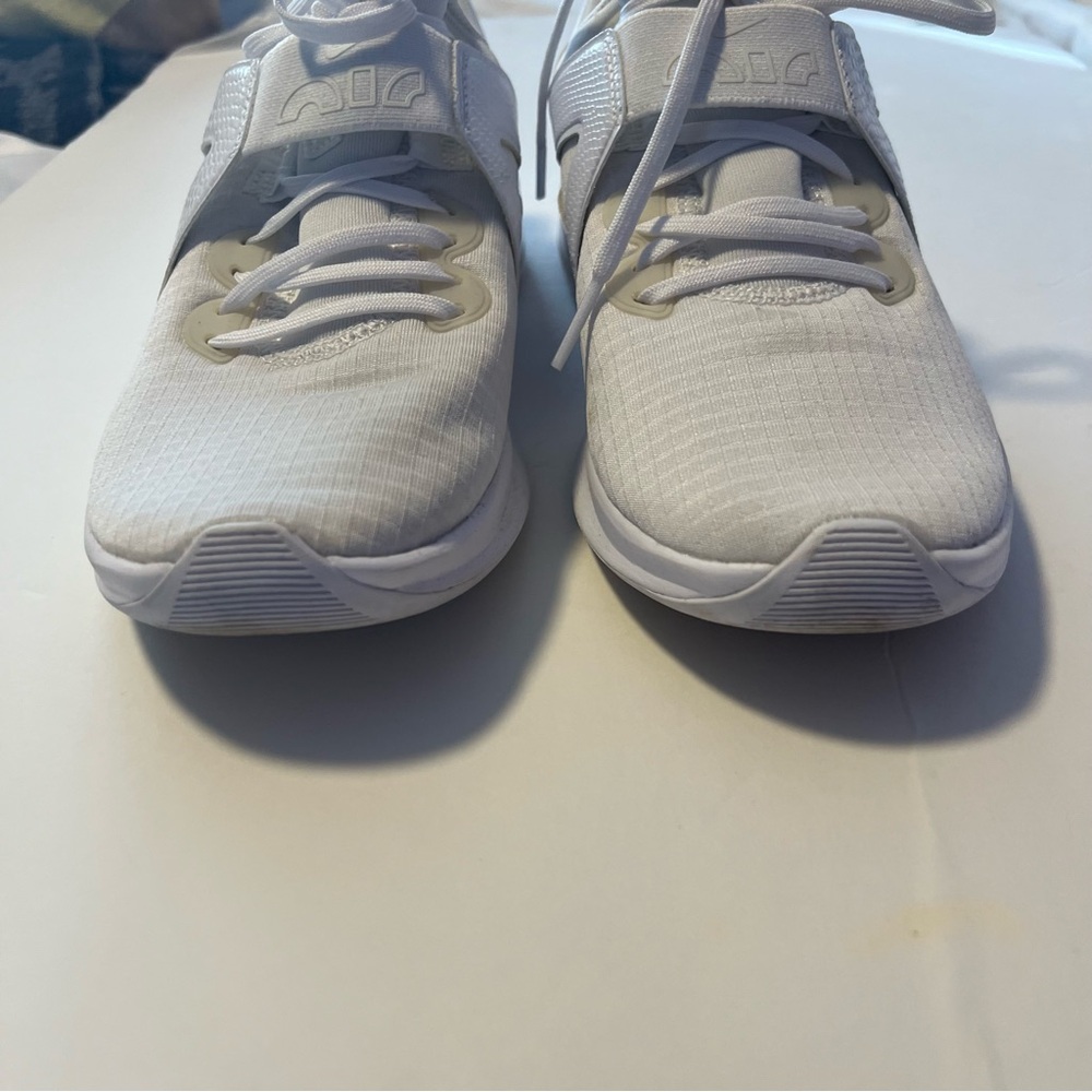 Nike AirMax Bella TR White Womens - Picture 8 of 9